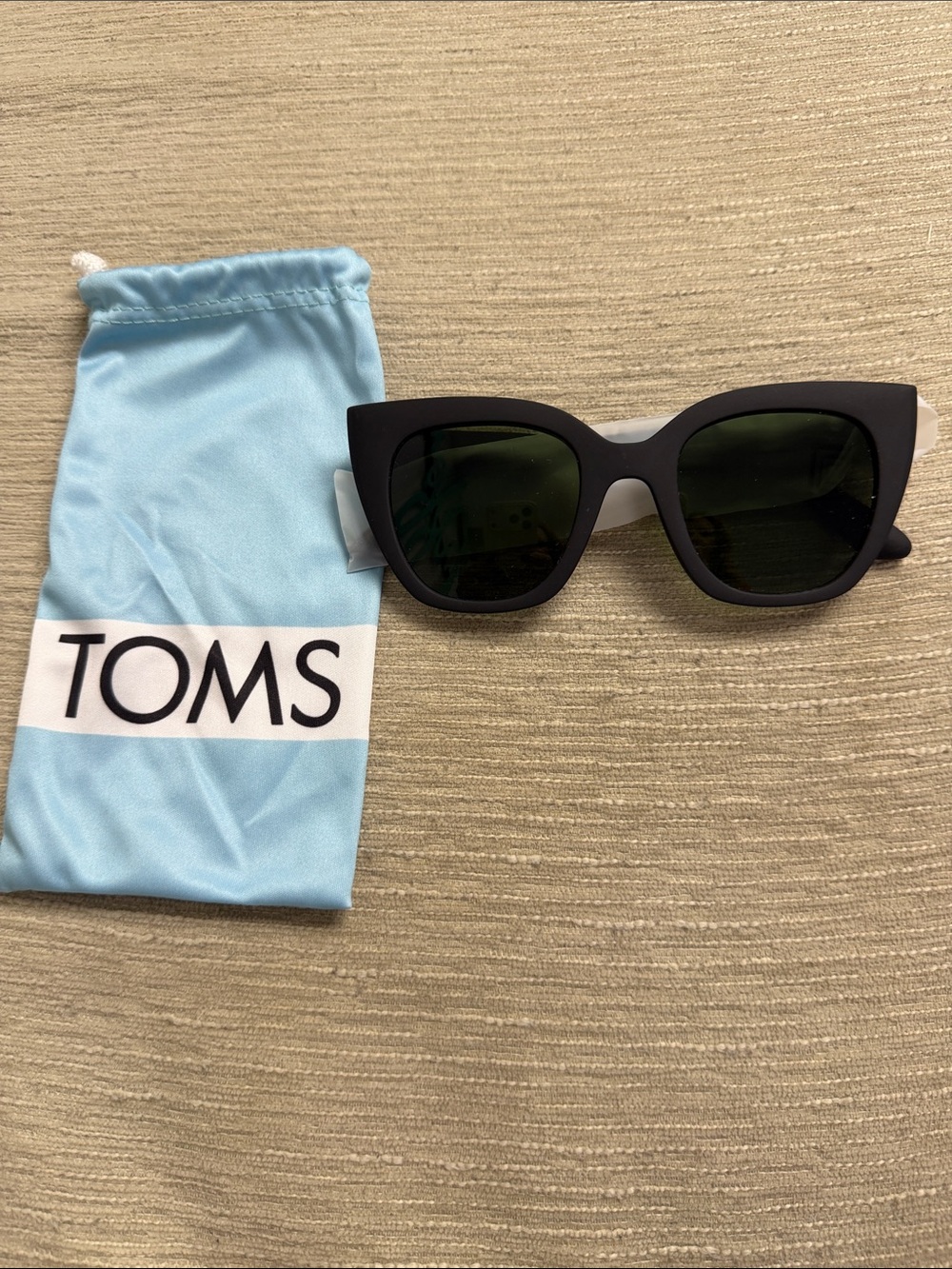 Toms Black Cat-Eye Sunglasses with Dark Green Lenses